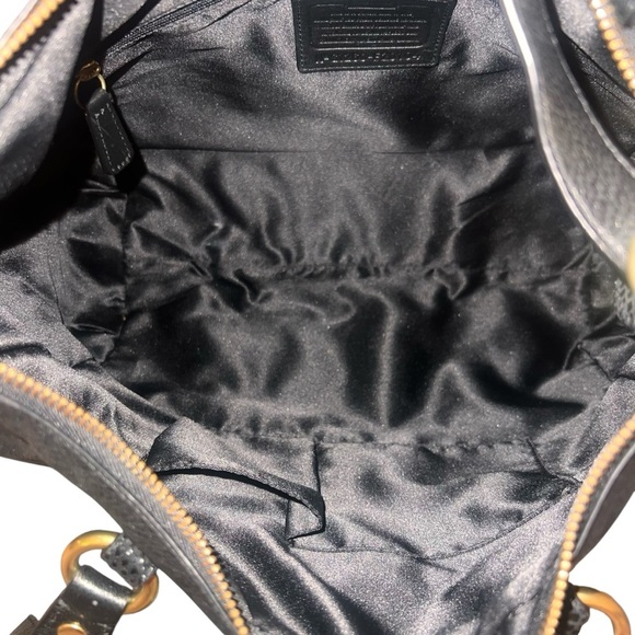 EUC Coach Vintage Black Leather Shoulder Bag with Gold Hardware Croc Detail - Picture 12 of 16